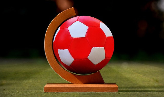 事折射出了 事折射出了